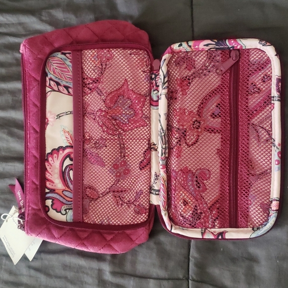 Vera Bradley Contact Organizer - Picture 2 of 4